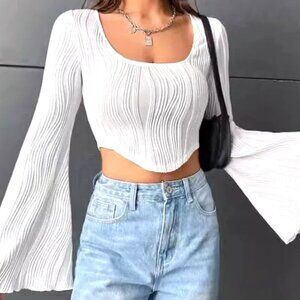 WHITE SIZE L WAVY FABRIC U SHAPE NECK BELL LONG SLEEVE U WAIST CROPPED TOP